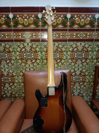 Bajo Yamaha 5 cuerdas