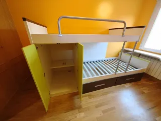 Litera Lasan decoración con armario y cajones