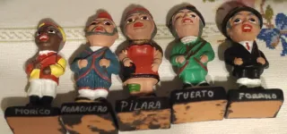Figuras de barro comparsa cabezudos Zaragoza.