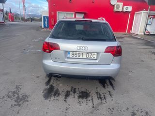 Audi A4 2005.    1.9 tdi
