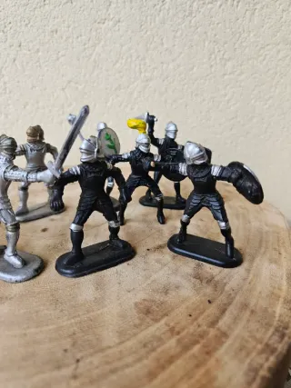 Conjunto 10 Figuras Caballeros Medievales