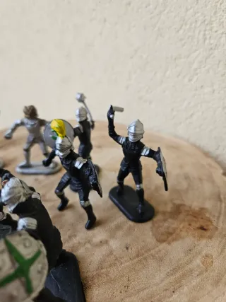 Conjunto 10 Figuras Caballeros Medievales