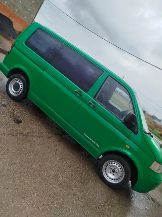 Volkswagen Transporter T5 2004