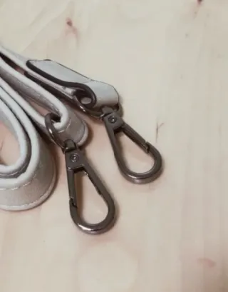 Bandolera polipiel gris