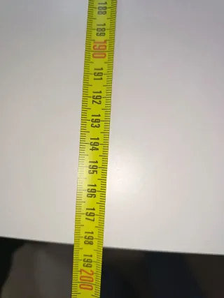 Mesa de comedor blanca de madera