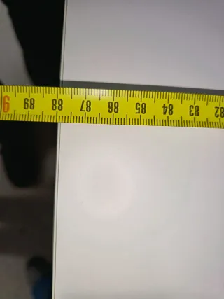 Mesa de comedor blanca de madera