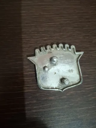 Embellecedor Cadillac Fleetwood Maletero