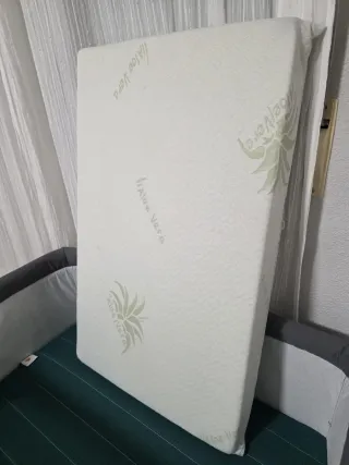 Cuna colecho Chicco Next2Me gris