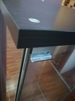 Vitrina expositora cristal y madera, con puerta