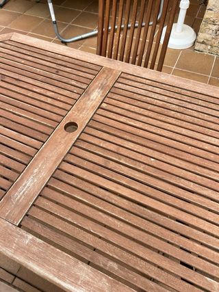 Conjunto mesa y sillas de madera para jardín