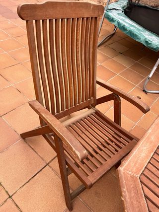 Conjunto mesa y sillas de madera para jardín