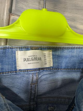 Pantalón vaquero Pull&Bear Roto Talla 36