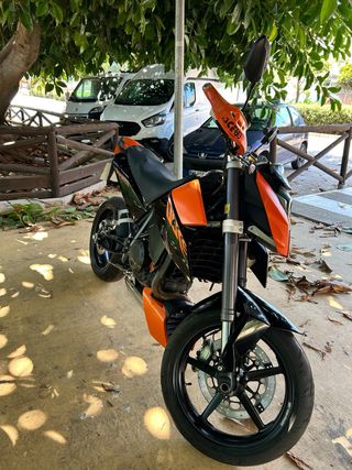 KTM DUKE 690