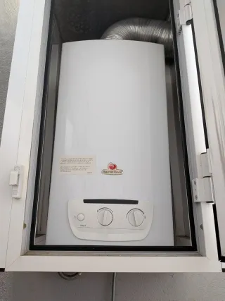 Calentador Saunier Duval Blanco