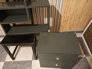 Estantería y mesita de noche