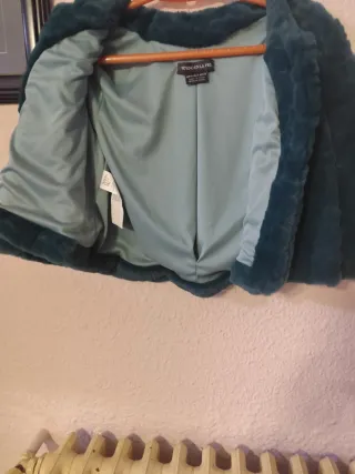 Chaqueta pelo sintético acampanada verde azulado