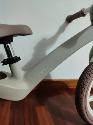 Bicicleta de equilibrio infantil color beige