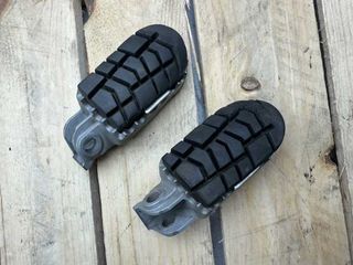 ESTRIBERAS ORIGINALES KTM ADV