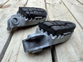 ESTRIBERAS ORIGINALES KTM ADV