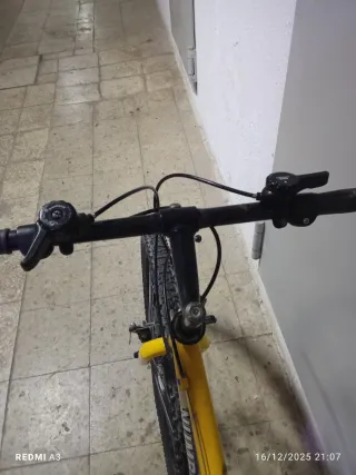 Bicicleta Montaña Amarilla 24'
