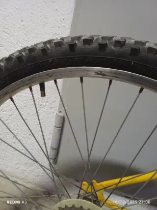 Bicicleta Montaña Amarilla 24'