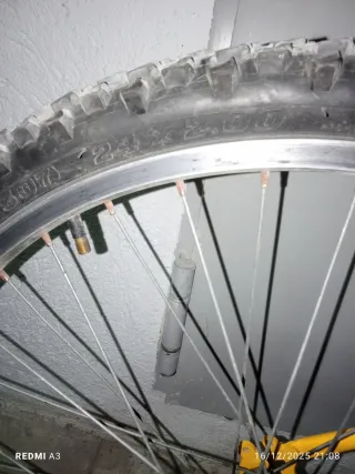 Bicicleta Montaña Amarilla 24'