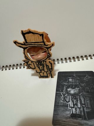 Figura Hirono Shelter Poet pop mart