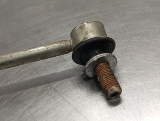 AMORTIGUADOR DELANTERO DERECHO TOYOTA AURIS (E18)