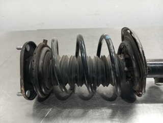 AMORTIGUADOR DELANTERO DERECHO TOYOTA AURIS (E18)