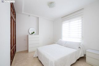 Piso en venta en La Carihuela en Torremolinos