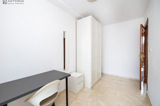 Piso en venta en La Carihuela en Torremolinos