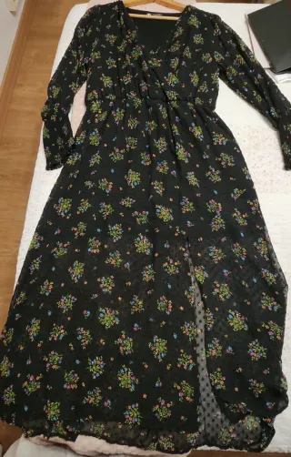 Vestido negro Zara flores
