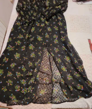 Vestido negro Zara flores