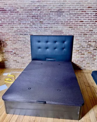 Canapé abatible tapizado negro