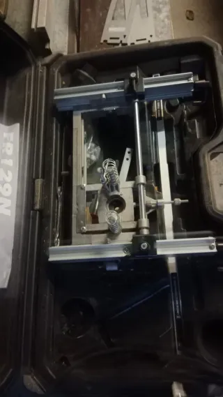 Fresadora Makita FR129N