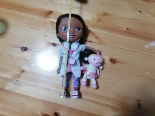 Doctora Juguetes con Lambie