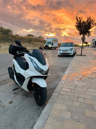 Honda PCX 125cc 2024 con 34.000km