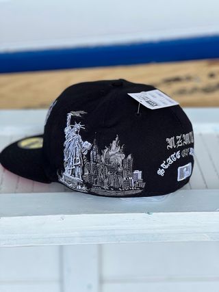 Gorra New Era NY Negra con Diseño Calavera