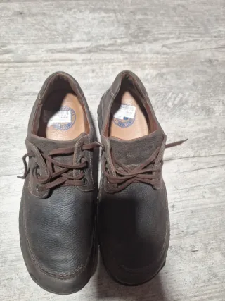 Náuticos de piel marrón