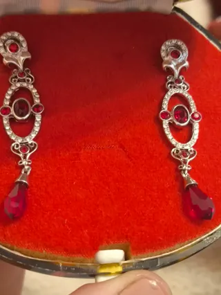 Bonitos pendientes vintage plata y granates