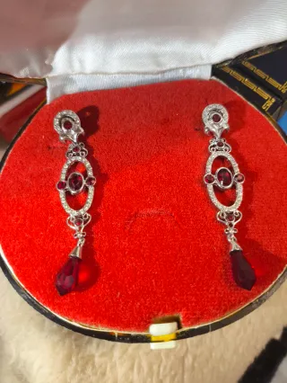 Bonitos pendientes vintage plata y granates