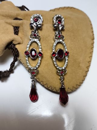 Bonitos pendientes vintage plata y granates