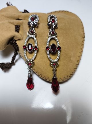 Bonitos pendientes vintage plata y granates