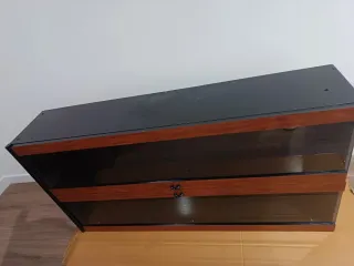 Vitrina cristal y madera