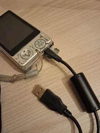 Cámara digital Sony Cyber-shot SC-S950 Plata