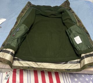 Chaquetón y pantalón traje Gore-Tex boscoso pix