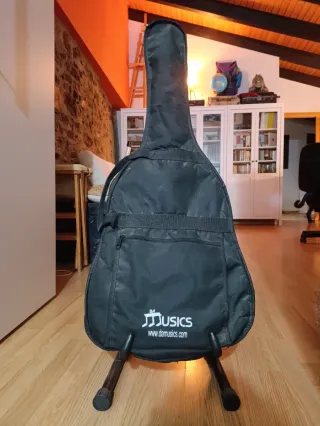 Guitarra clásica Española con funda y exesorios