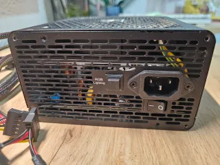 Fuente de alimentación Thermaltake Smart RGB 700W