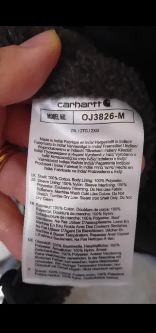 Chaqueta Carhartt Negra con Capucha