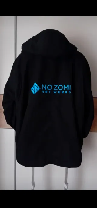 Chaqueta Carhartt Negra con Capucha